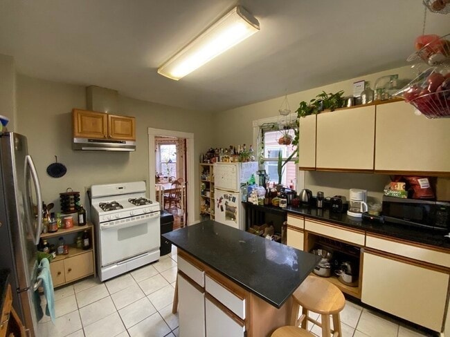 Building Photo - 58 Atherton Rd Unit 2