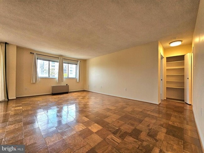 Building Photo - 2059 Huntington Ave Unit 409