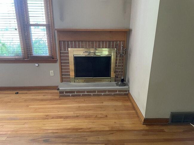 Photo - 1740 Park St