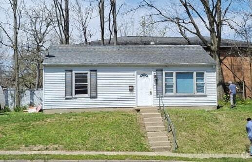 Building Photo - 245 E Beechwood Ave Rental