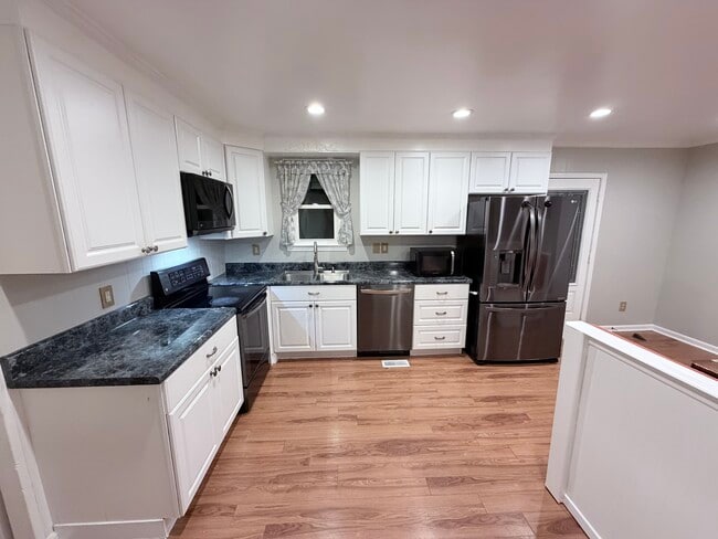 Photo - 217 Ridgecrest Way