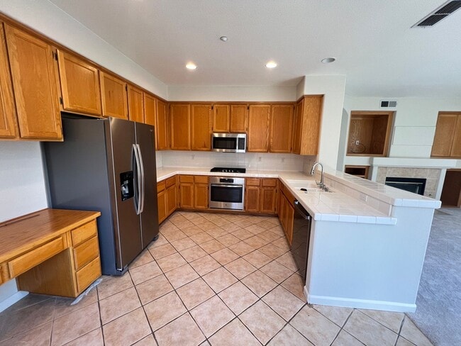 Photo - SPACIOUS FOUR BEDROOM HOUSE IN HAMILTON