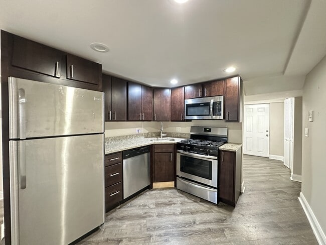 Photo - 1636 W Roscoe St Unit 6H