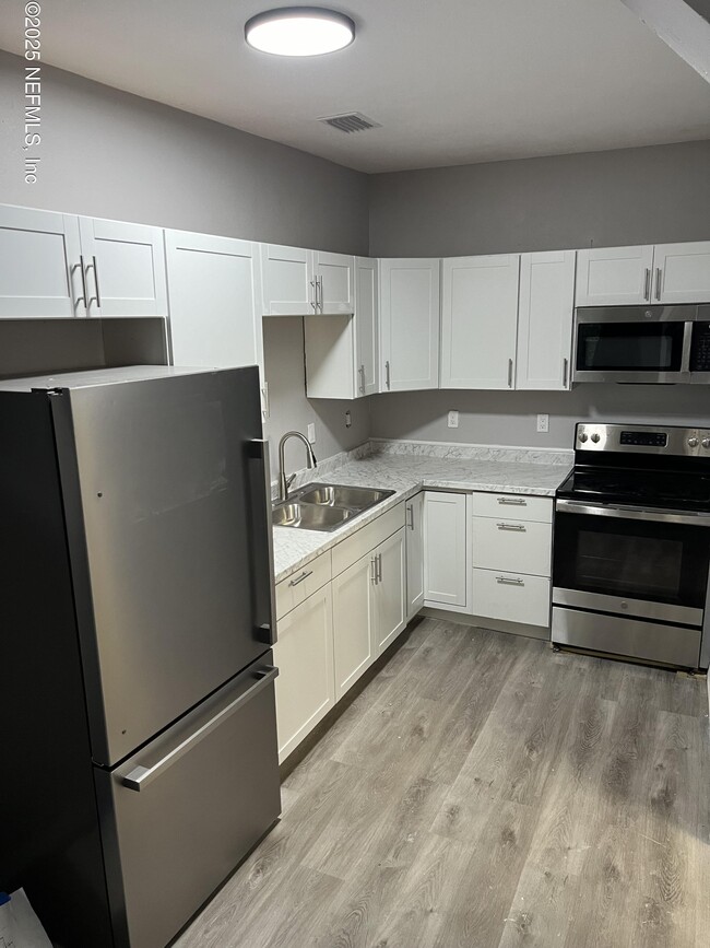 Building Photo - 1412 MCCONIHE St Rental