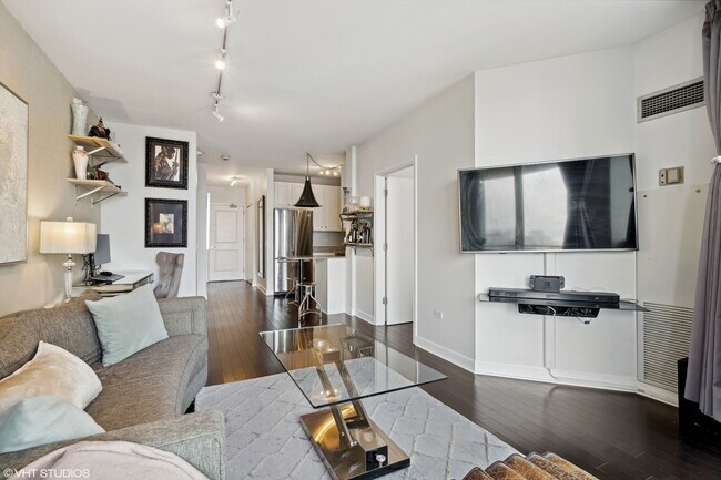 Photo - 645 N Kingsbury St Unit 2307