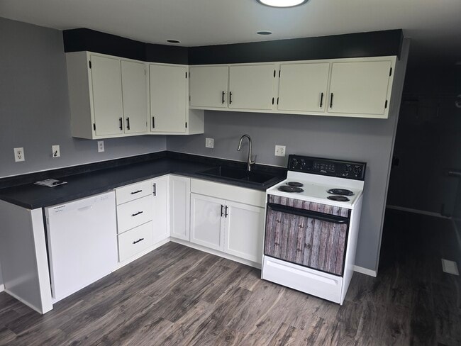 Photo - 1300 S Colony Dr