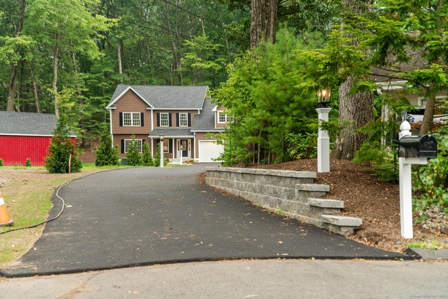 Building Photo - 164 Fox Den Rd