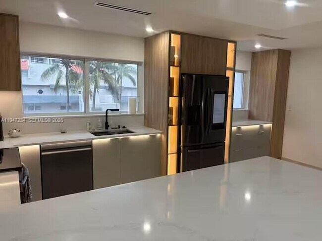 Photo - 3822 NE 171 St