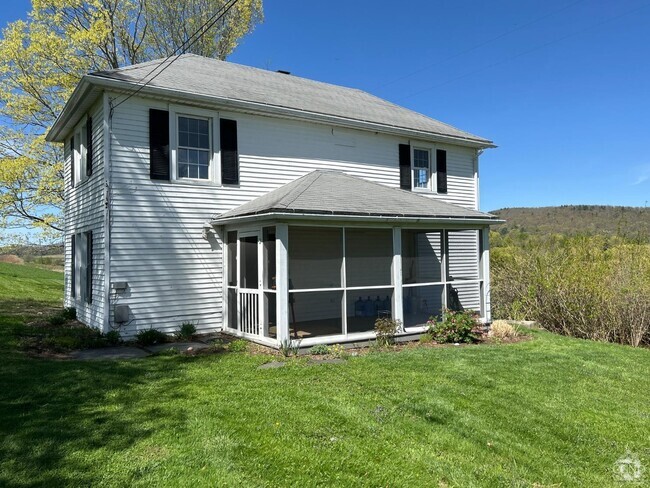 Building Photo - 74 Sheffield Hill Rd Rental