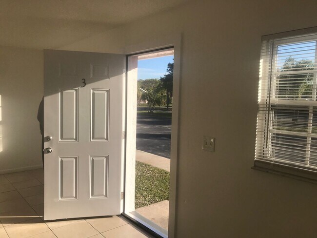 Photo - Vero Beach 2 Bedroom 1 Bath Unidad 575-03