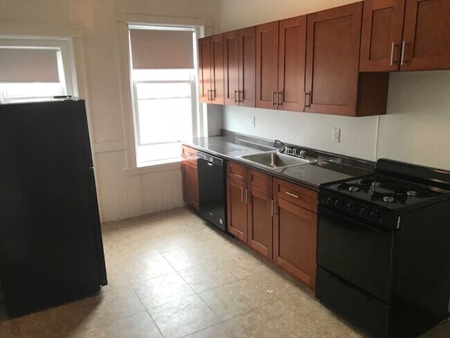 Photo - YTop floor sunny 3 bed  Wholefoods,  Utilities included No Fee No Security Availale  now, 12.1 or...