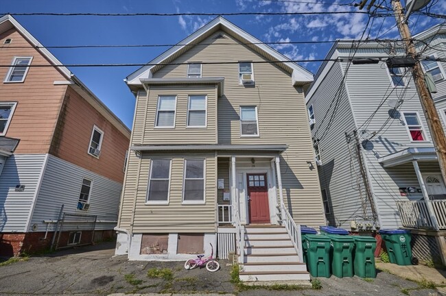 Building Photo - 19 Whittier St Unit 1 Rental