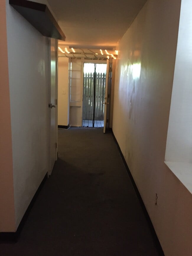 Photo - 40 Edgewood Ave Unit Basement Apt