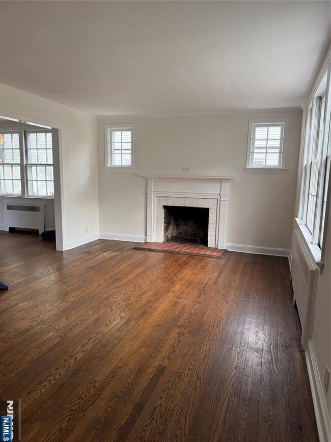 Photo - 364 Owen Ave