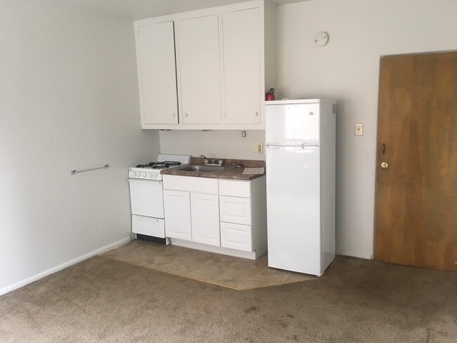 Photo - College Street Apartments