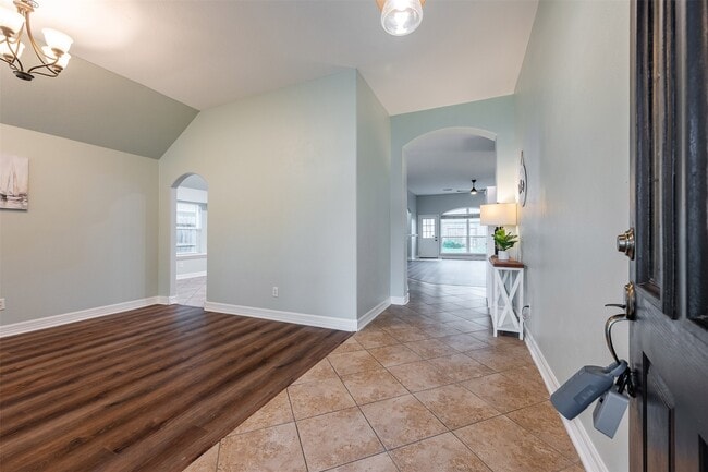 Photo - 18310 Cobblestone Dr
