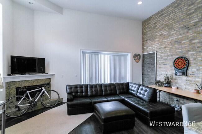 Photo - 1359 N Noble St