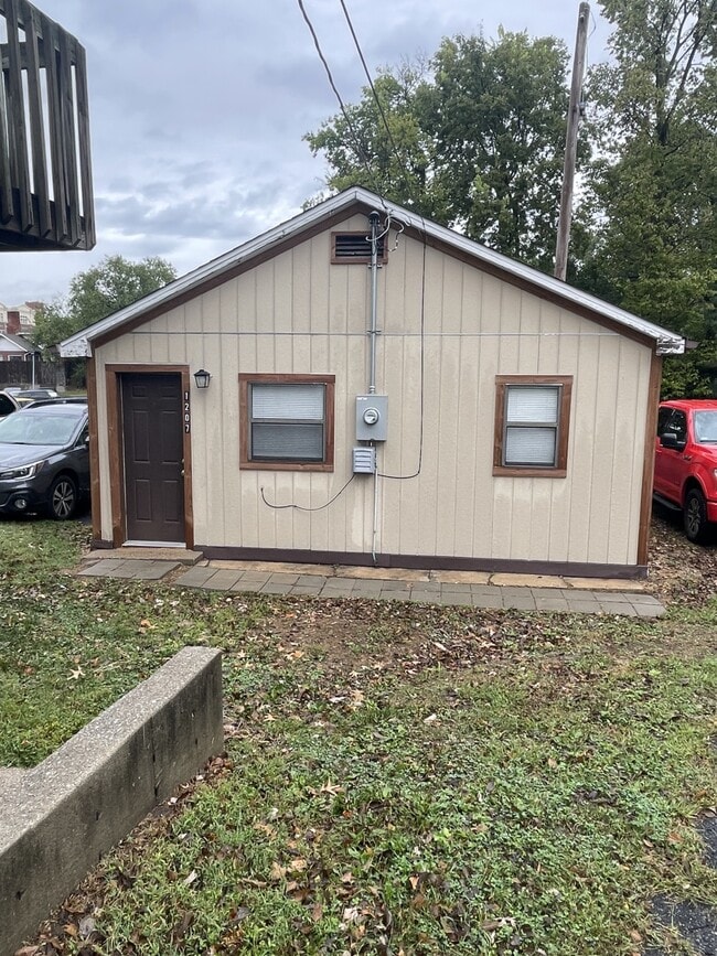 Building Photo - 1207 Paquin St Rental