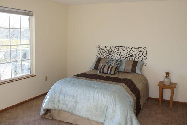 Meadow Lake of Clear Lake Apartments