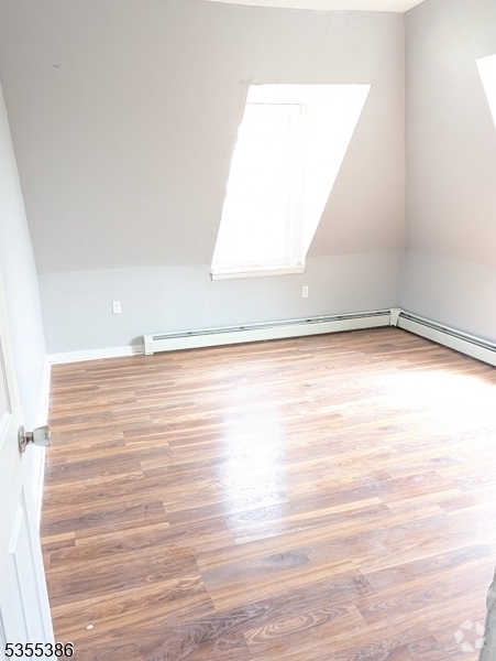 Building Photo - 295 S 7th St Rental