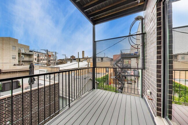 Photo - 3740 N Clifton Ave Unit 2