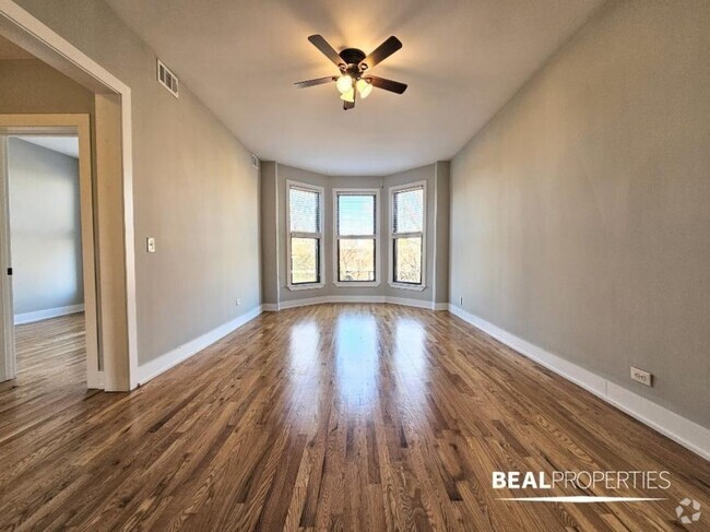 Building Photo - 3 bedroom in CHICAGO IL 60657 Unit 4 Rental