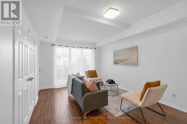 Photo - 3047 Finch Ave W