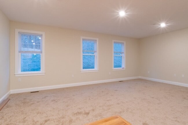 Photo - 80 N Meadows Rd Unit 101