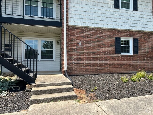 Building Photo - 208 Northpoint Ave Unit F Rental
