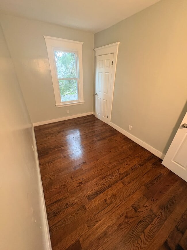 Photo - 254 Ferry St