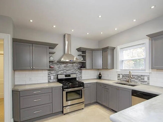 Photo - Large home in a convenient location