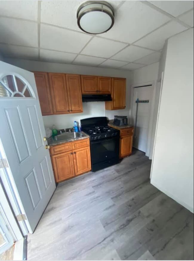 Photo - 152 N Robinson St