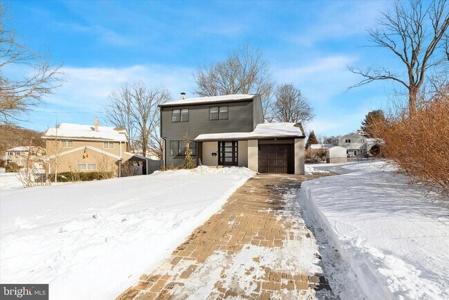 Photo - 17 McLaughlin Dr