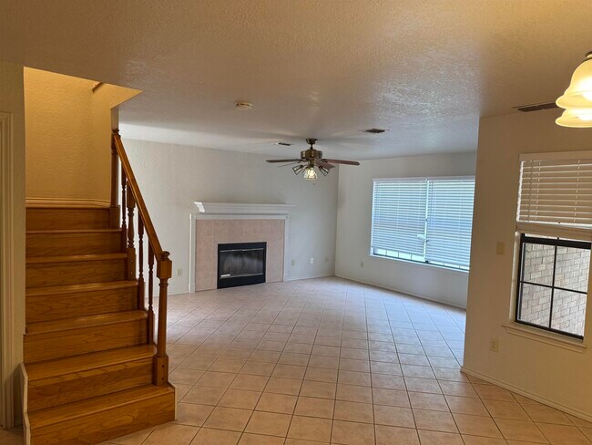 Photo - 737 Lago Vista Dr