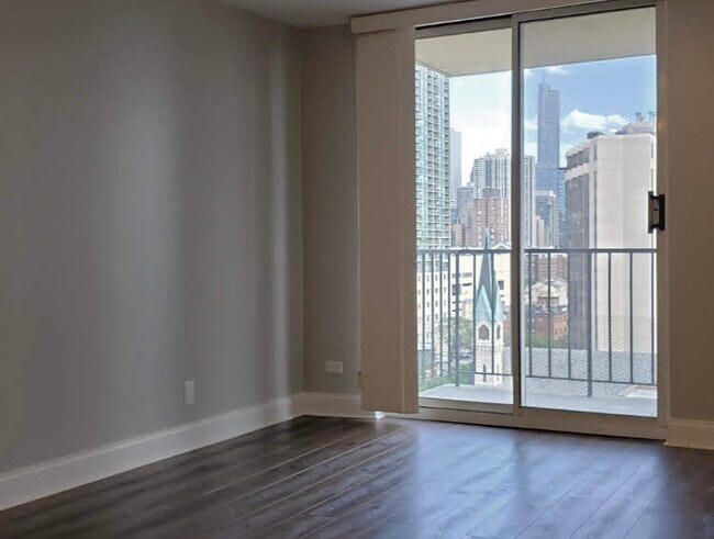 Photo - 1212N N La Salle Dr Unit 1303