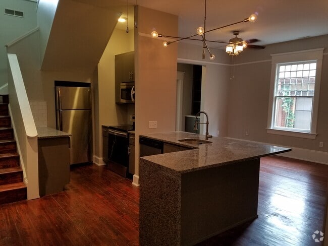 Building Photo - 317 4th St NE Unit C Rental