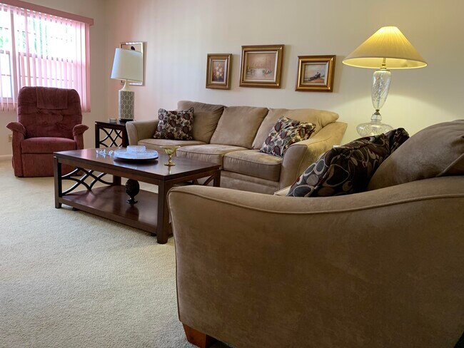 Photo - 2009 Ainslie Dr