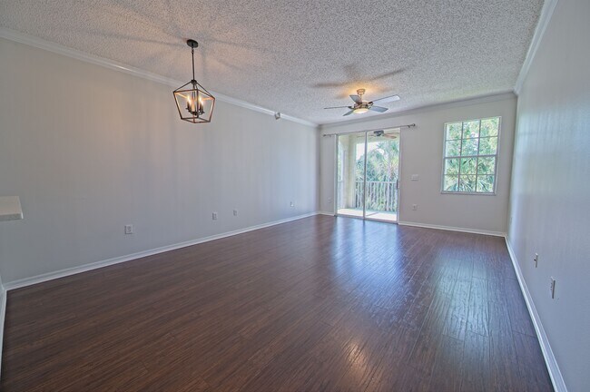 Photo - 5701 Bentgrass Dr Unit 18-206