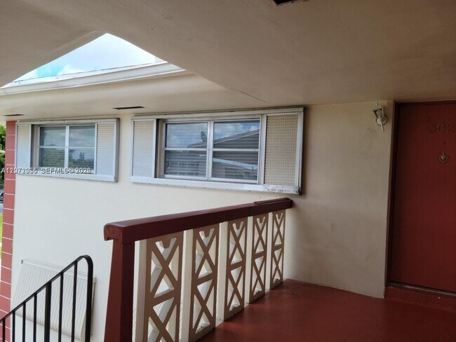Photo - 4730 NW 10th Ct Unit 302