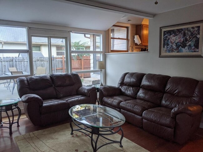 Photo - 770 Douglas Ave