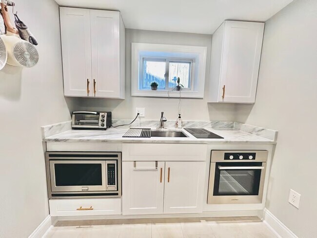 Photo - 405 Quackenbos St NW