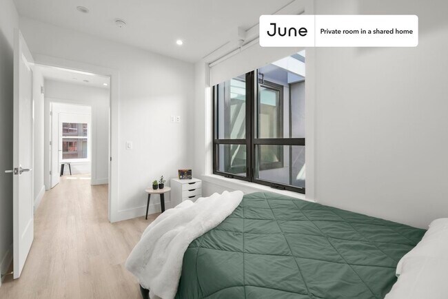 Room in Shared 4 bed/2 bath home in Dupont Circle