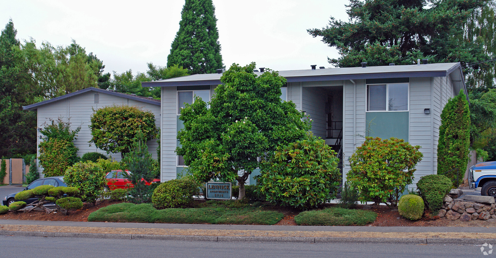 Lennick Court Apartments - Lennick Court Apartments