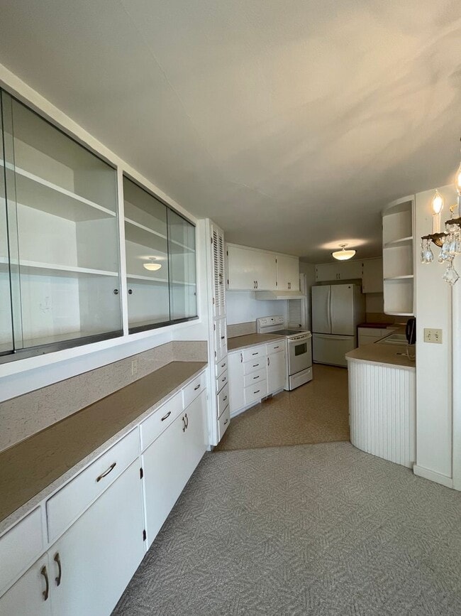 Photo - 302 N Crestview Dr