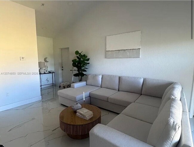 20950 SW 87th Ave Unidad 305