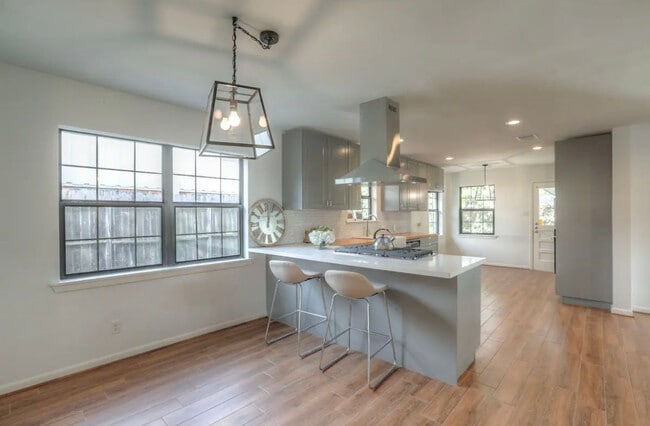 Photo - 5604 Flack Dr