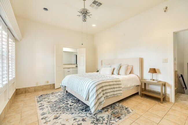 Photo - 411 Sailfish Unit 101