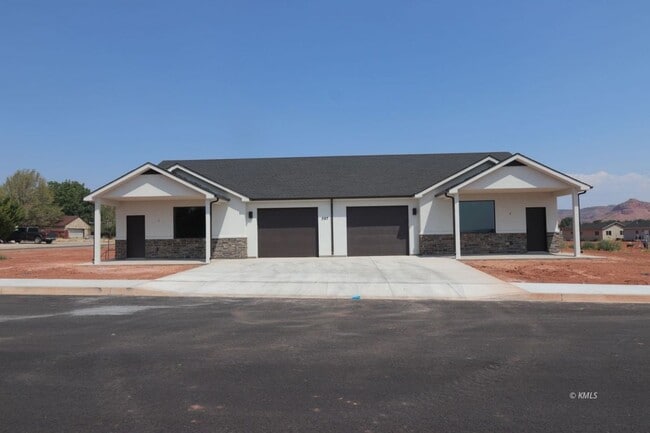 Photo - 397 W Willow Dr Townhome