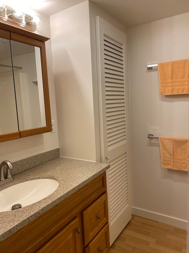 Photo - 114 S 6th St Unit Apt. A