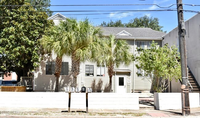 Building Photo - 422 Magnolia Ave Unit 3